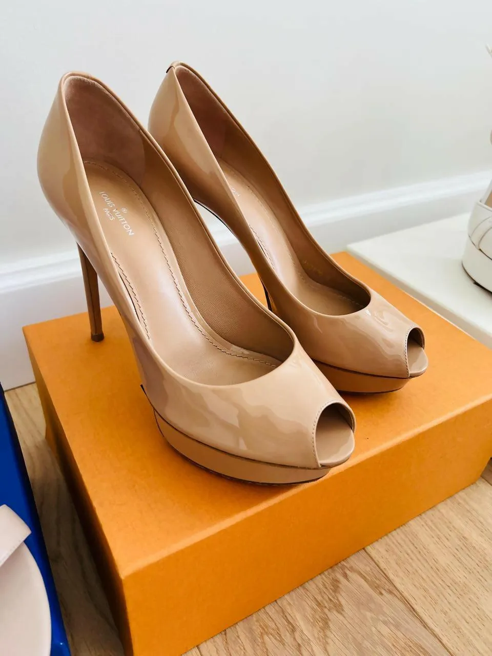 Beige Patent Leather Platform Peep Toe Eyeline Pumps