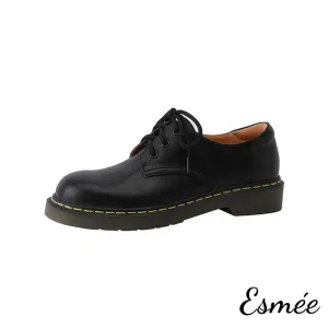 Black Leather Oxford Shoes with Welt Design