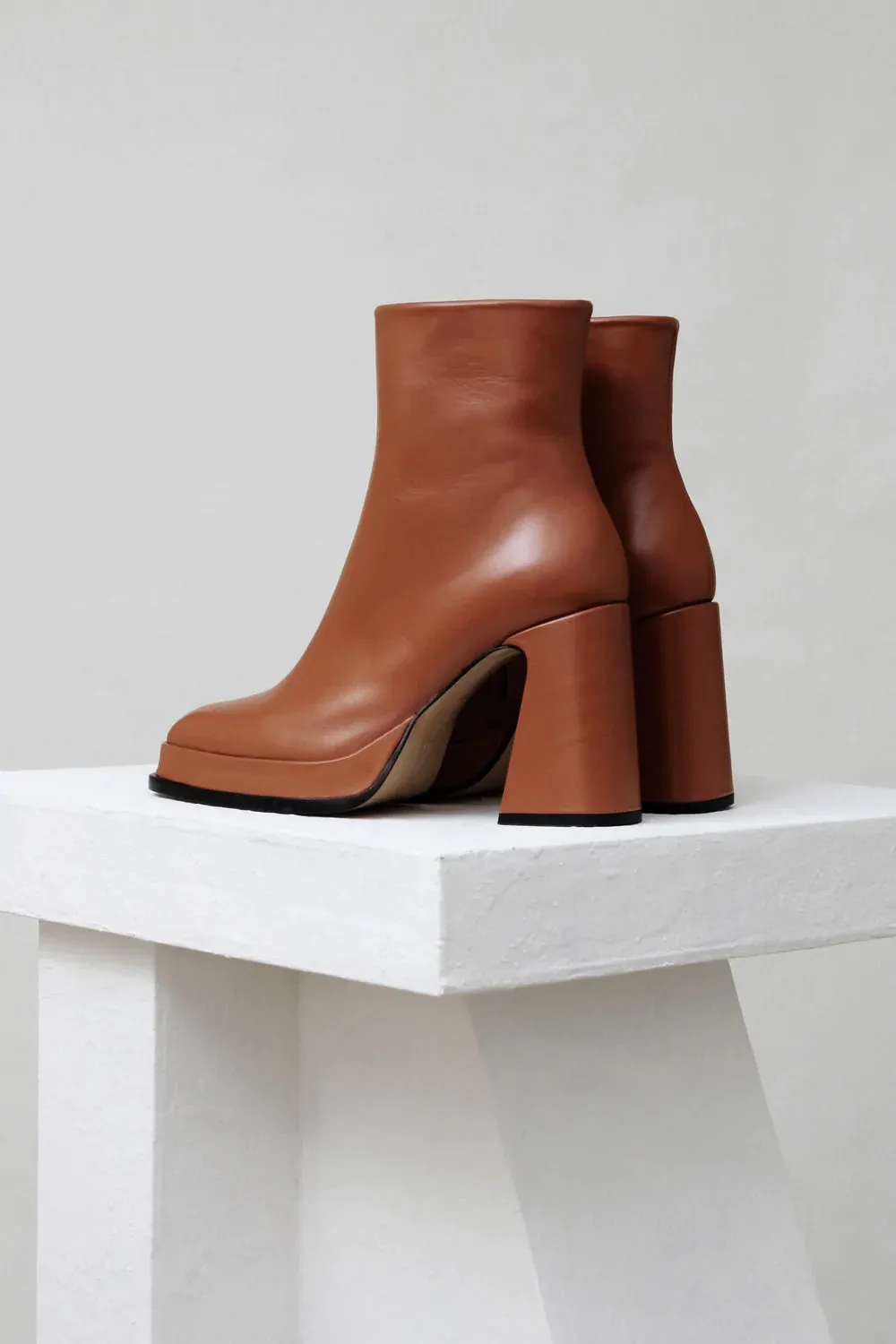 Souliers Martinez- Chueca Calf Leather Boots: Brown