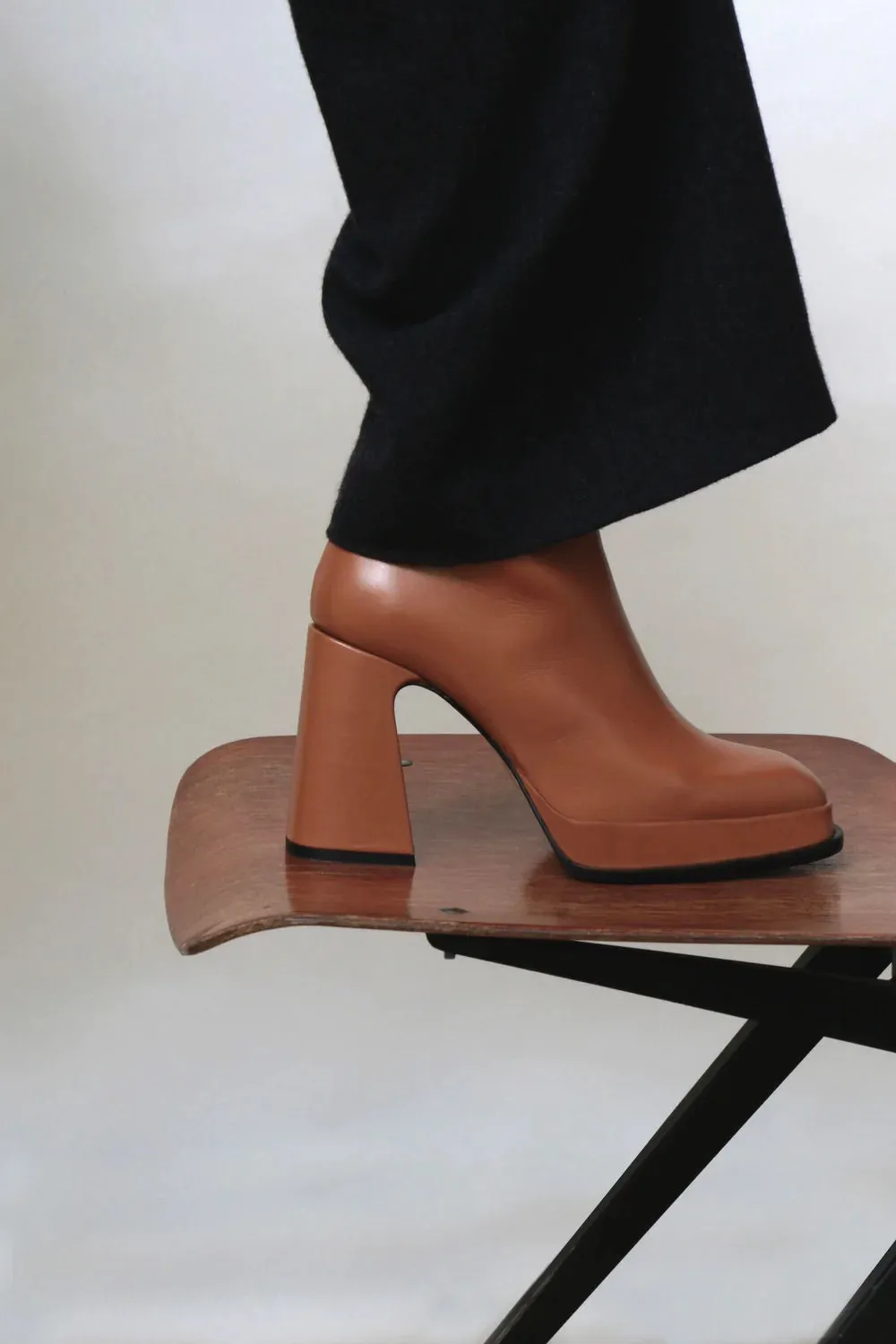 Souliers Martinez- Chueca Calf Leather Boots: Brown